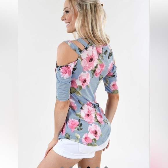 𝅺12PM By Mon Ami floral cold shoulder top - Picture 1 of 10